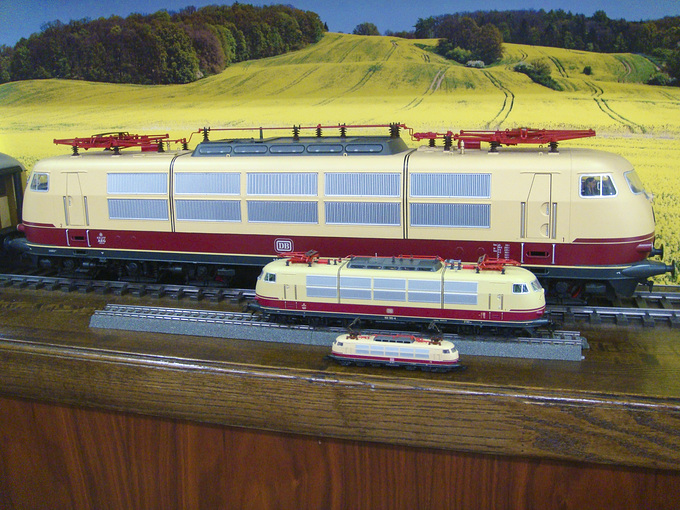 メルクリンの鉄道模型の大きさの比較図です。